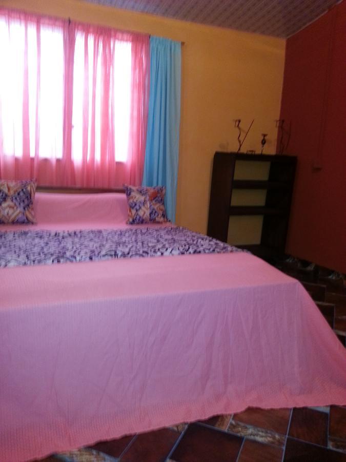 Golden Lilies Hotel Kokrobite ภายนอก รูปภาพ