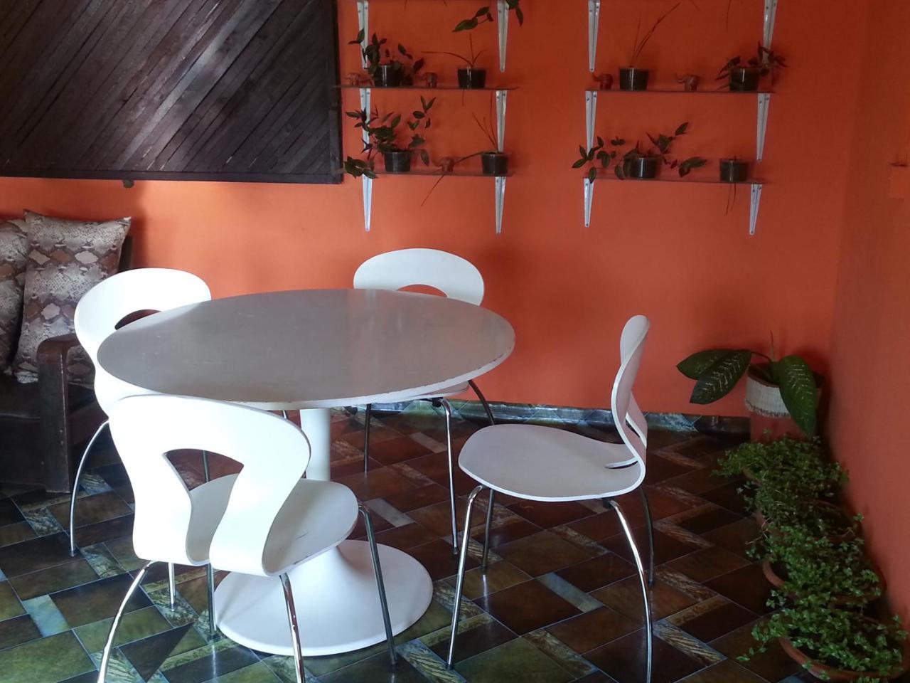 Golden Lilies Hotel Kokrobite ภายนอก รูปภาพ